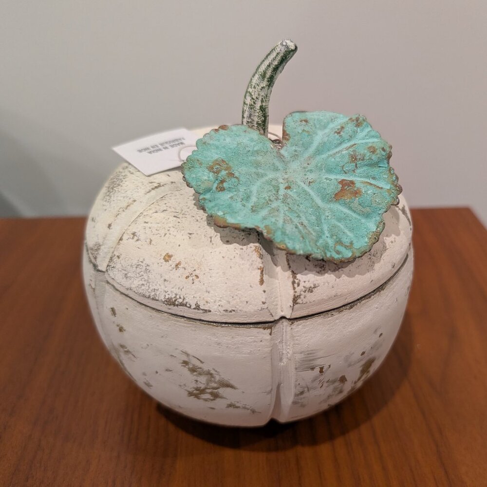 NWT Anthropologie Antiqued Gourd Halloween Candle, Pumpkin Cardamom - Picture 2 of 5